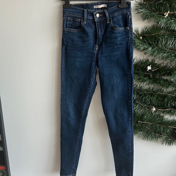 Levi’s dark blue high rise supper skinny - 720 - size 25 - perfect condition! - Picture 5 of 9